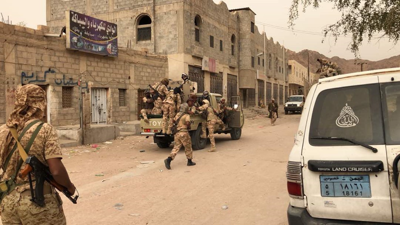 قوات النخبة الشبوانية تشن حملتها العسكرية، مدعومة من القوات الإماراتية تحت قيادة التحالف العربي، في مديرية الصعيد، بمحافظة شبوة، ضد تنظيم القاعدة الذي تم طرده من محافظات يمنية أخرى في عمليات مشابهة
