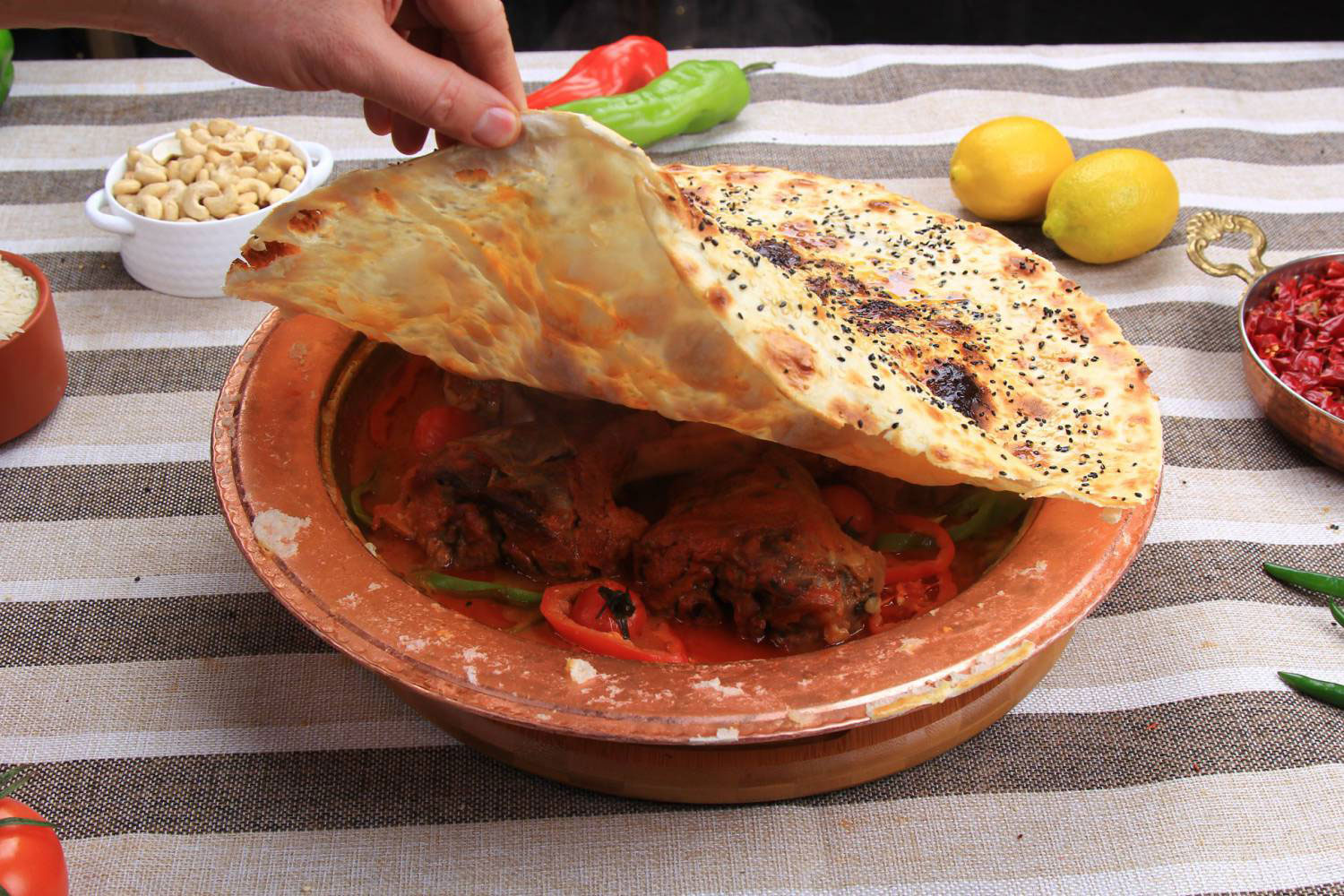 أسرار الطعام المشرقي تبدأ من الرغيف