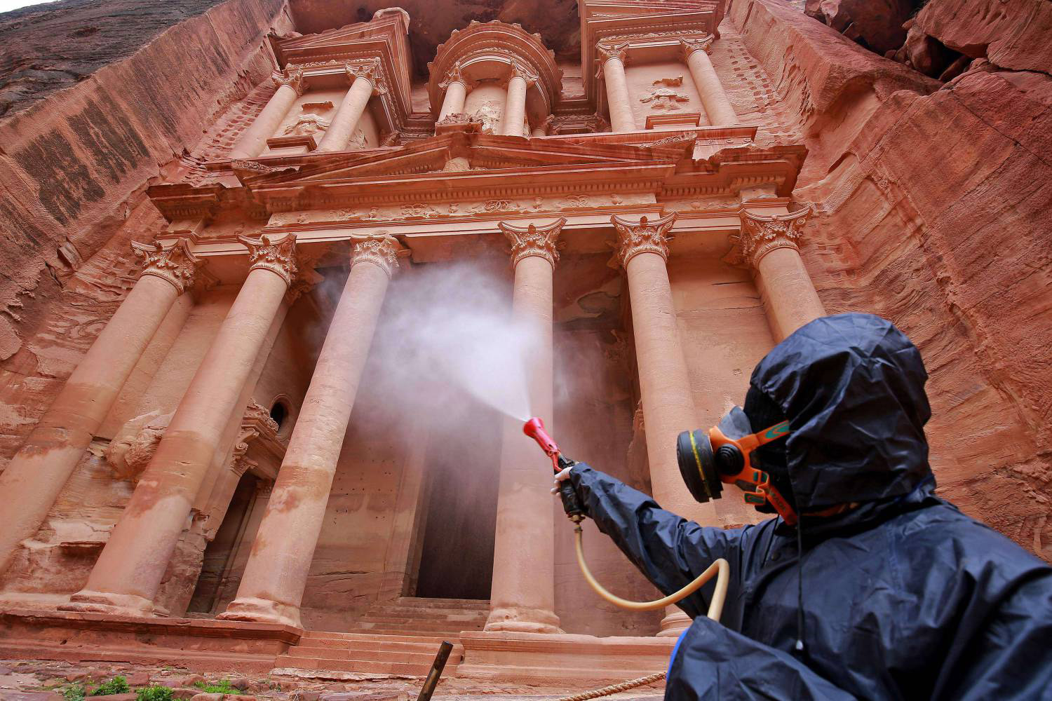 في انتظار عودة الزوار