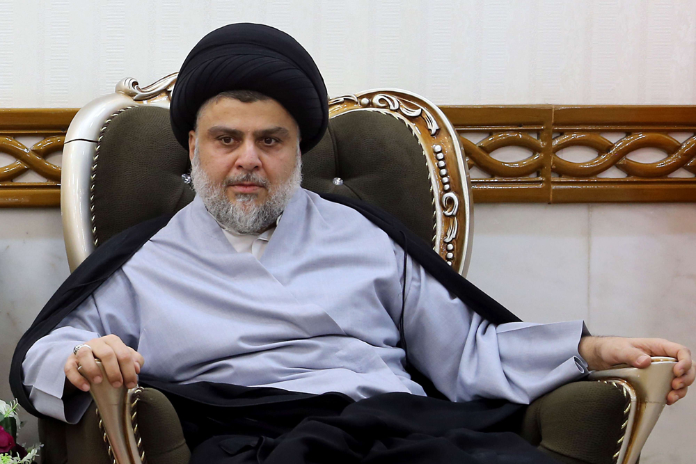 ما يجعل مقتدى الصدر محصّنا هو أنّ القيادة الإيرانية لم تجد آذانا صاغية لهذا التوجه لدى مرجعية النجف، التي لم تعط أي إشارة يمكن أن يستفاد منها إيرانيا للنيل منه… والصدر الأقدر على تحريك الشارع