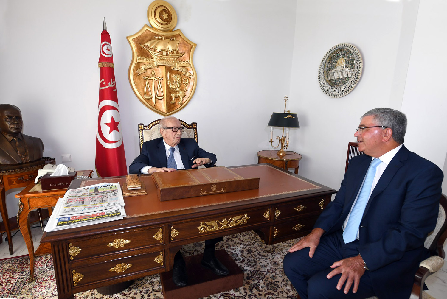 رسائل طمأنة للتونسيين
