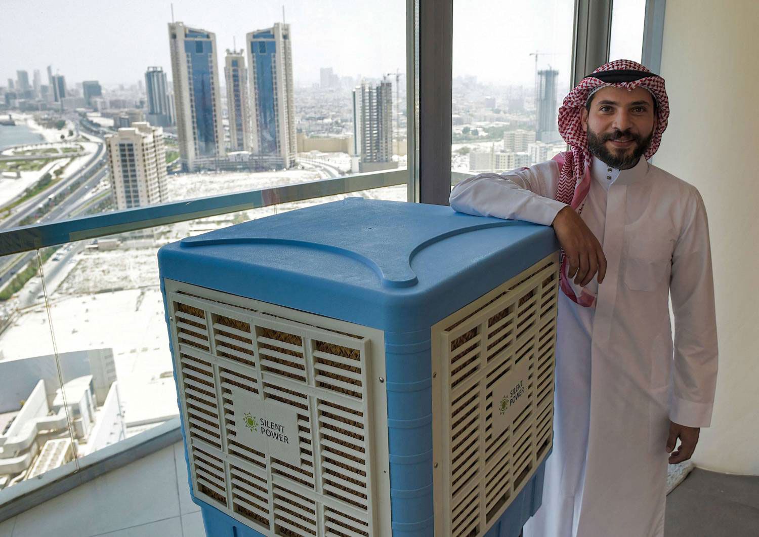 تغير المناخ تتضح آثاره في منطقة الخليج،حيث  أصبحت درجات الحرارة التي تزيد عن 50 درجة مئوية  هي المعيار الآن 