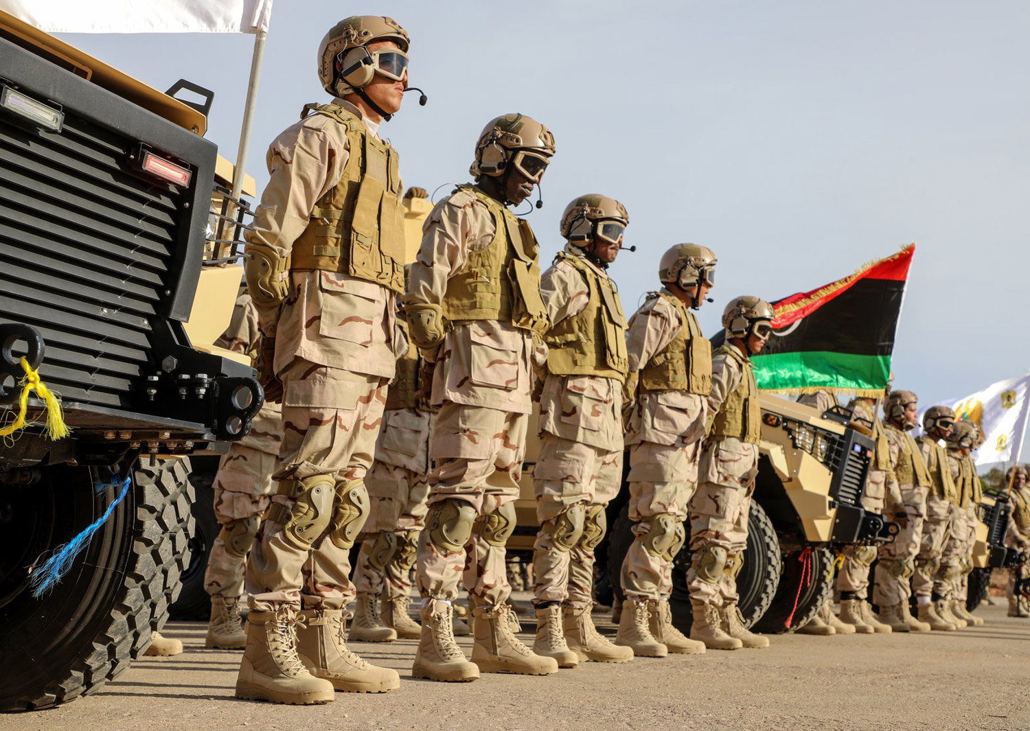 حشود عسكرية للجيش الليبي للدفاع عن قاعدة الوطية وشن هجوم معاكس