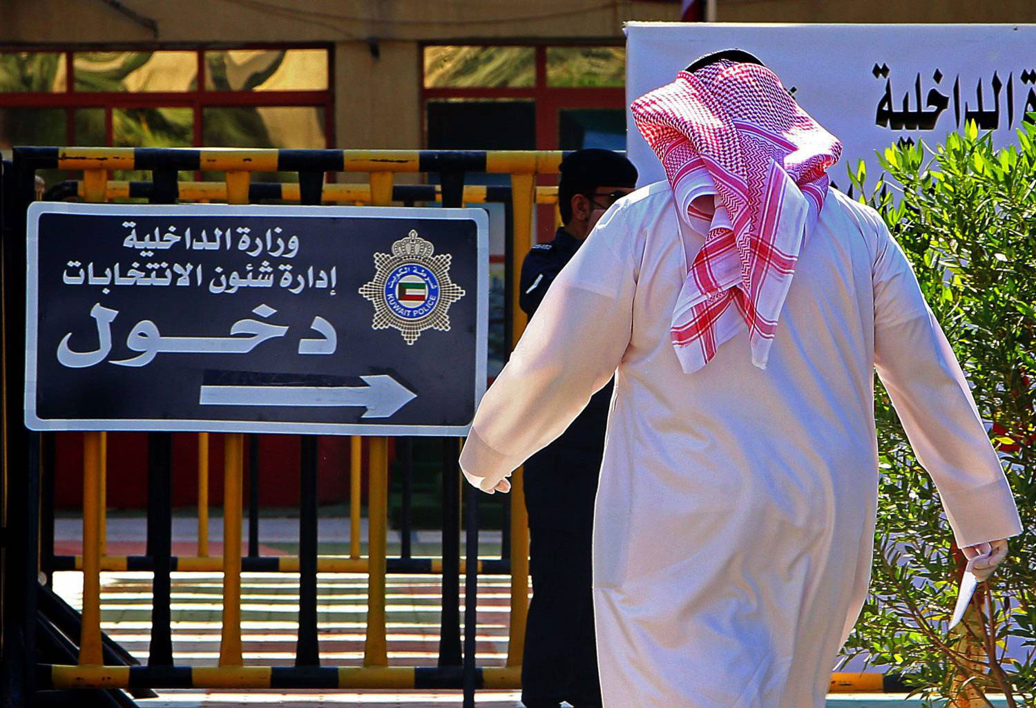 الإسلاميون استغلوا طوال السنوات الماضية طبيعة النظام السياسي القائم في البلد الخليجي لتعزيز حضورهم السياسي