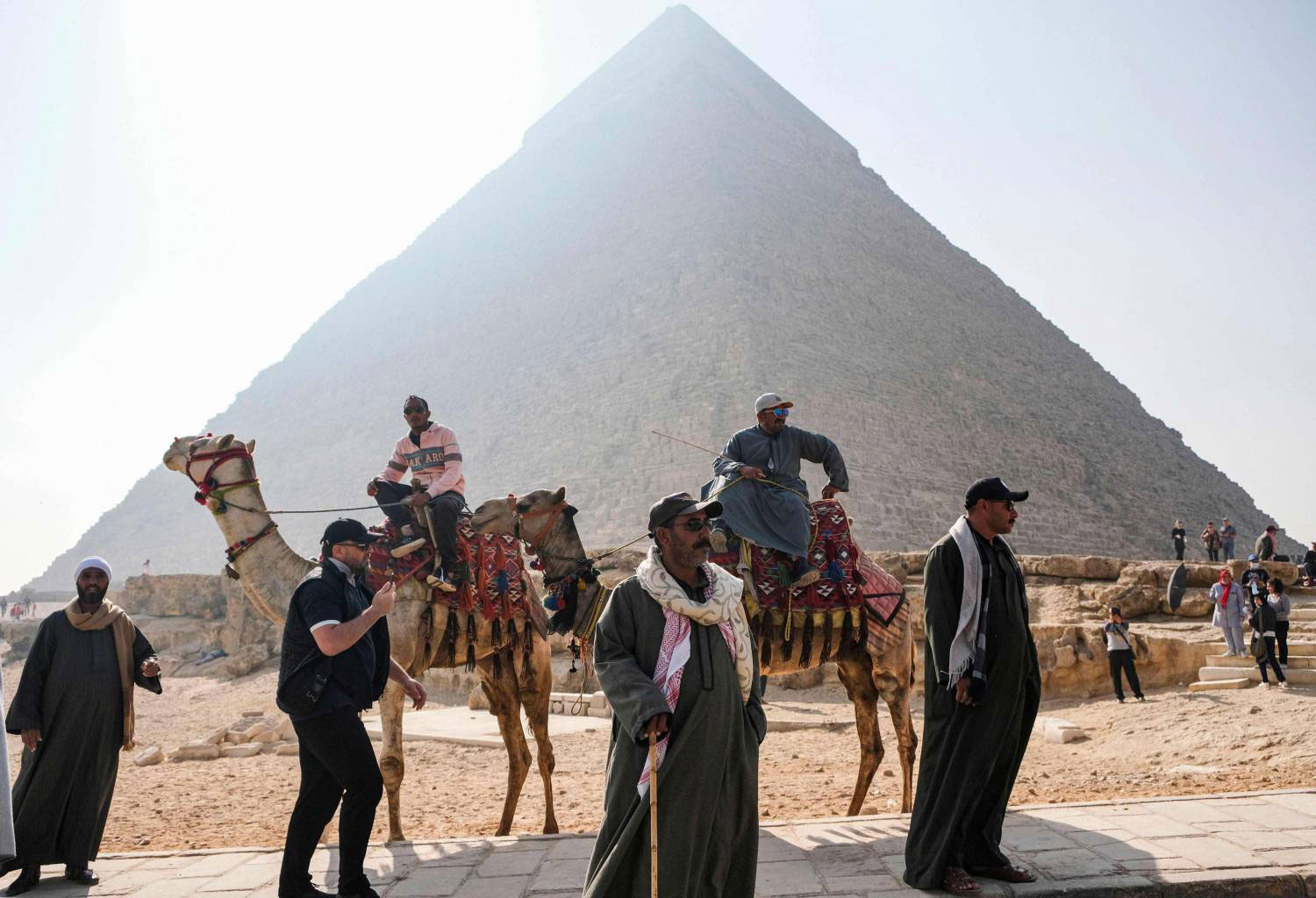 الأهرامات في شوق للسياح