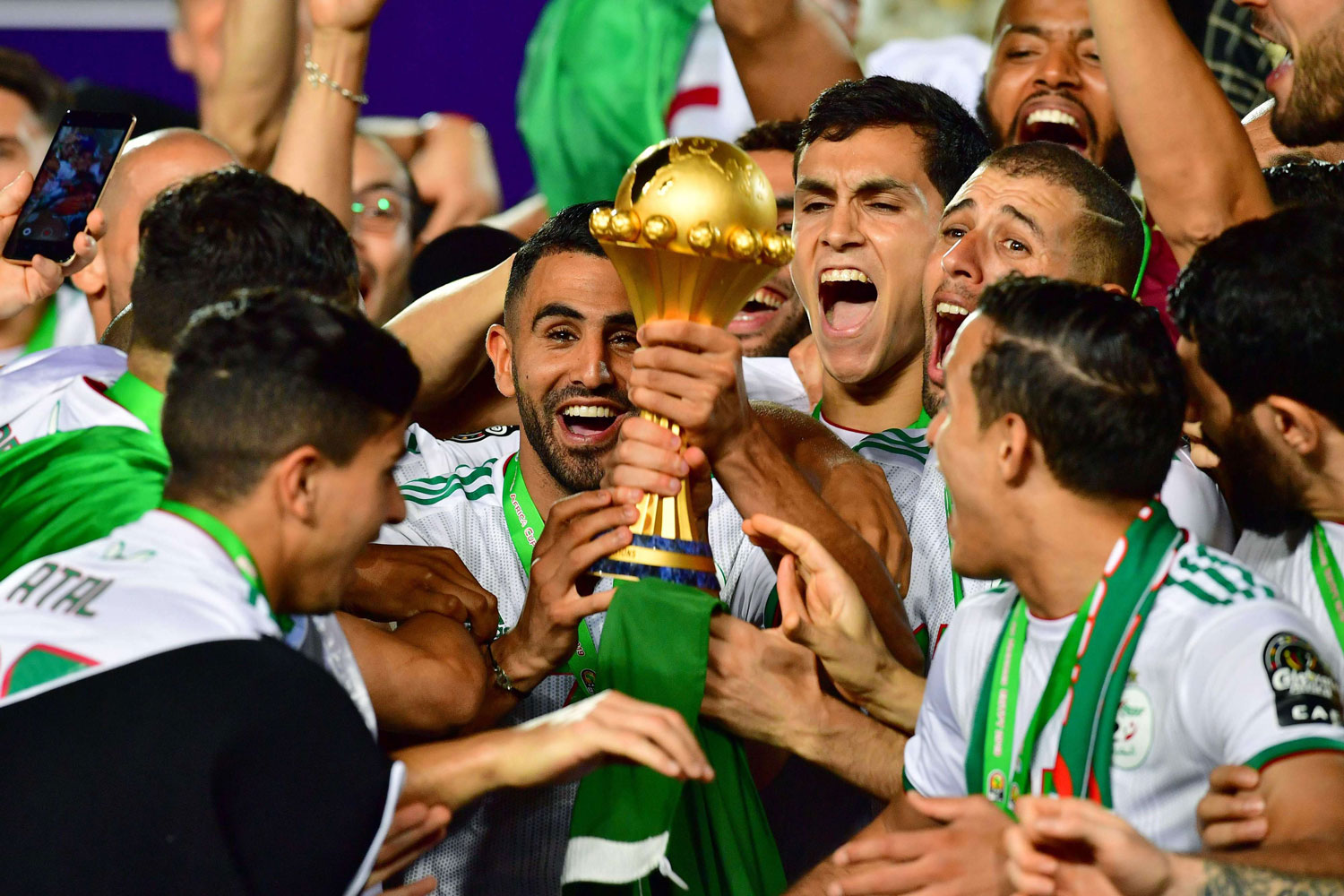 الجزائر تريد الحفاظ على الكأس