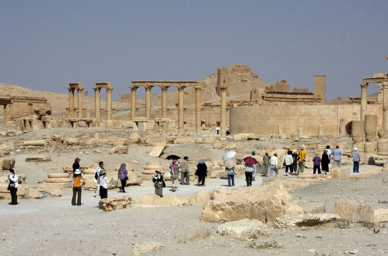  180 متطوعا في زيارة للمدينة التاريخية