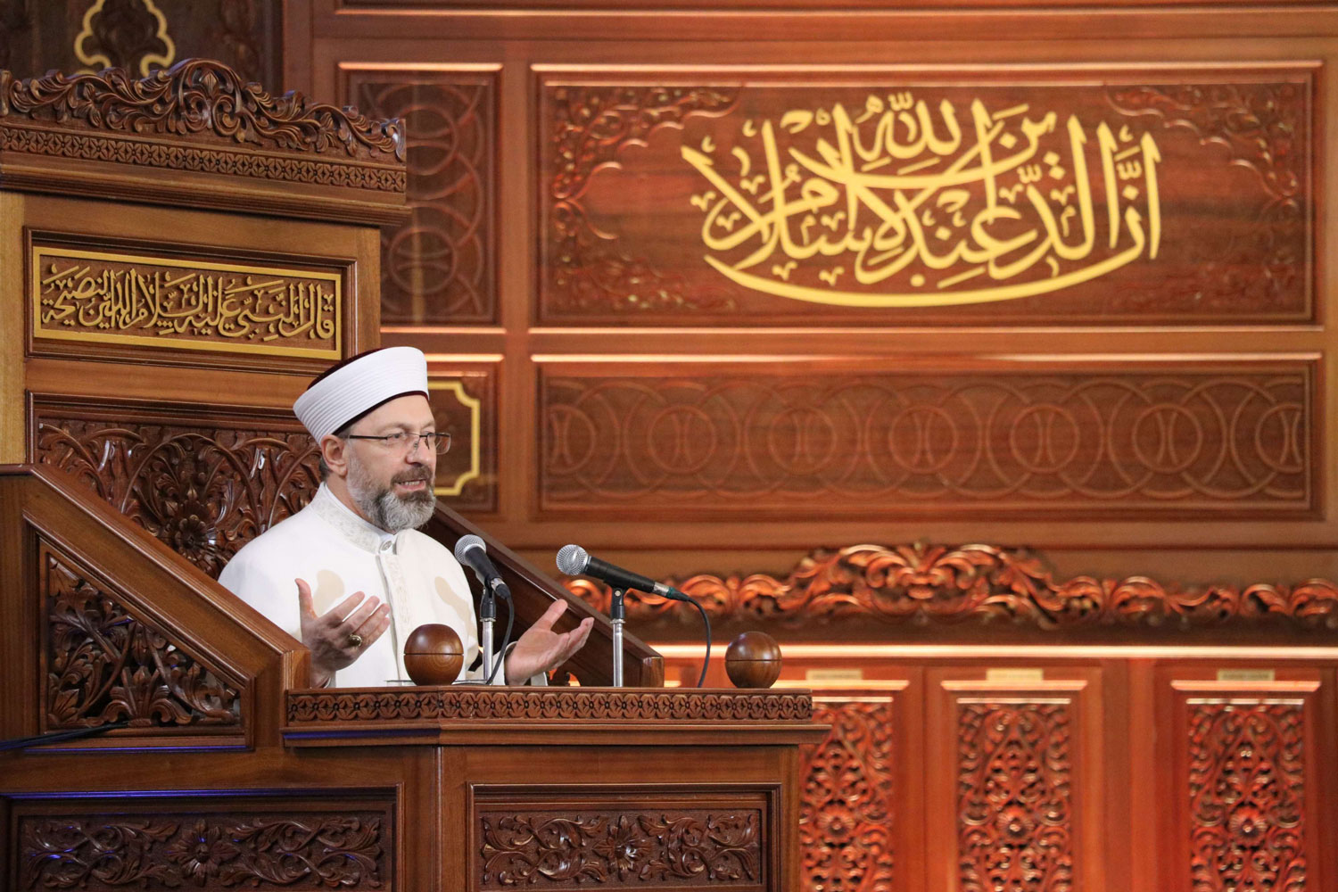كشف القناع عن ديتيب