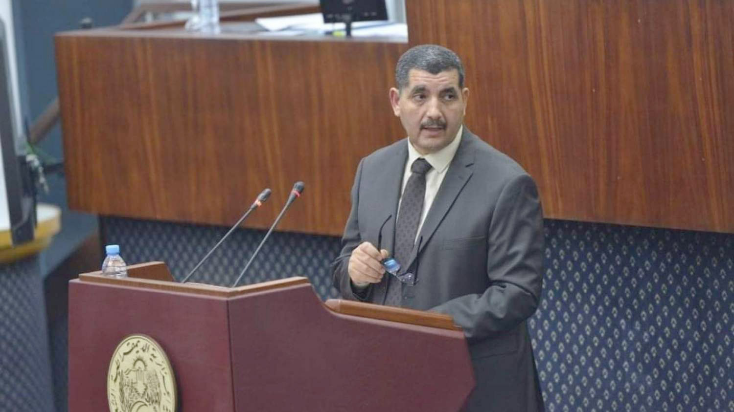 ● الوزير بكاي الذي يحسب على جيل الاستقلال، شخصية تكنوقراطية لا تكوين ولا سند سياسيا أو حزبيا لها