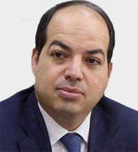 مرسي لا يفلت من مصريته، فهو يحكي ويعيد الحكاية كما لو أنه لم يحكها من قبل