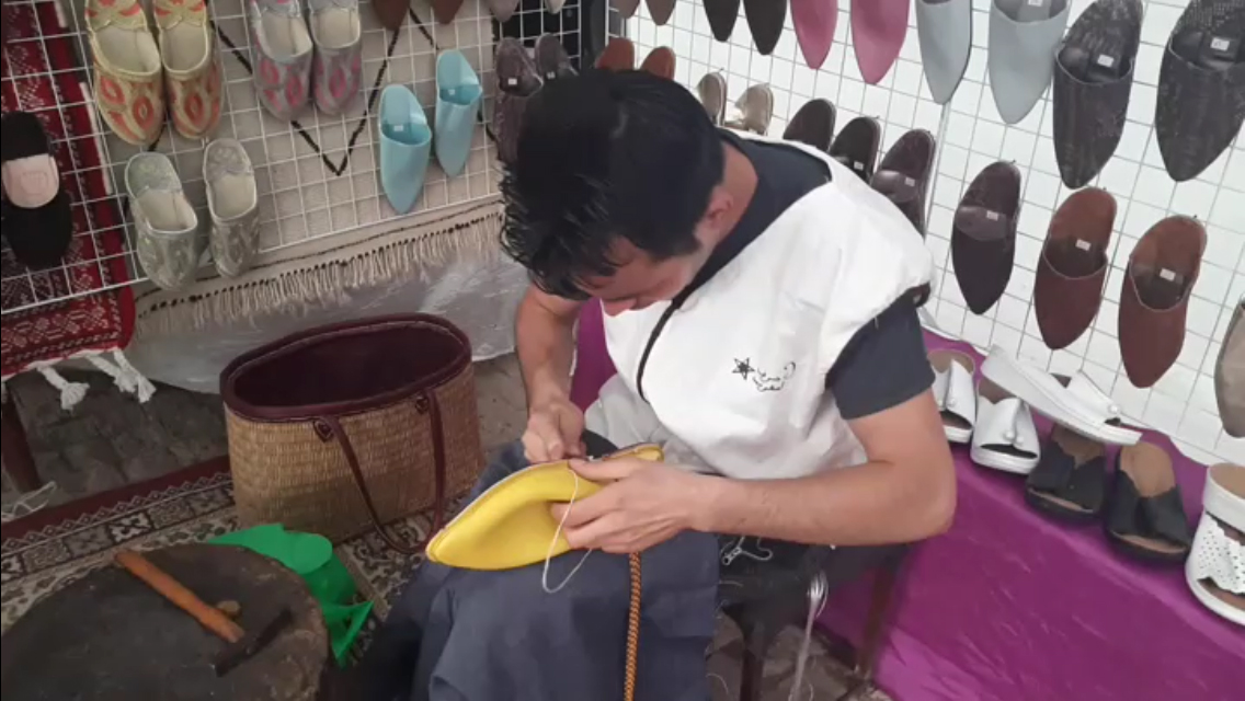 مارغاريت كينان أول شخص في العالم يتلقى اللقاح