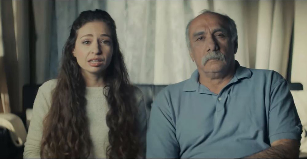 لقطة من المسلسل عن فرحة النساء بالسماح لهن بقيادة السيارة