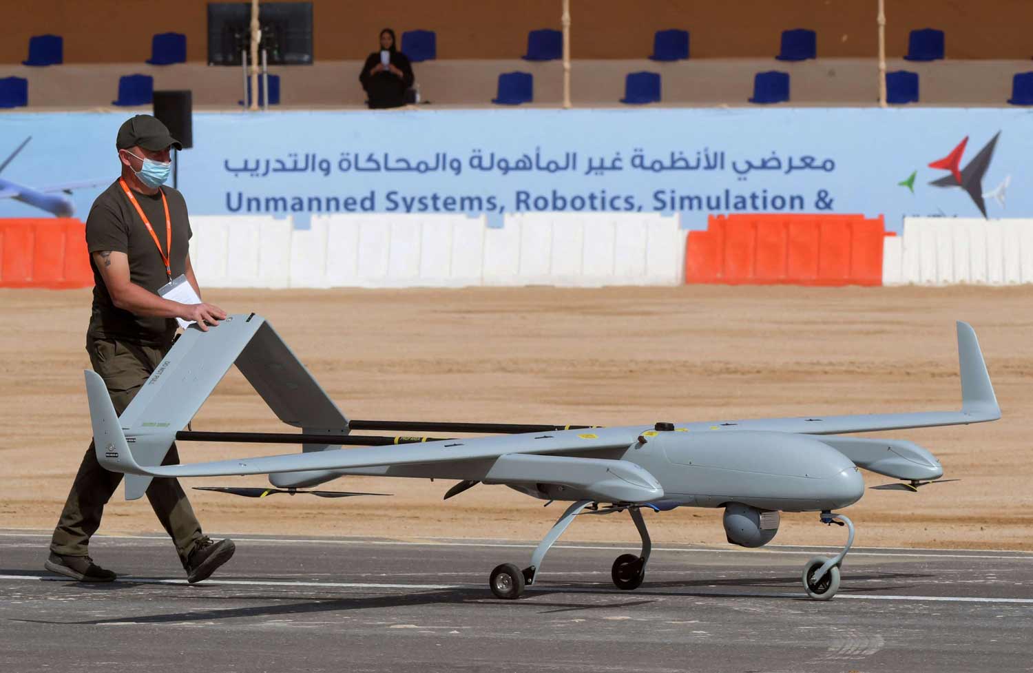 توجه إماراتي نحو تكنولوجيا الأنظمة المسلحة لمواجهة تصاعد الخطر الذي تمثله الطائرات المسيرة 