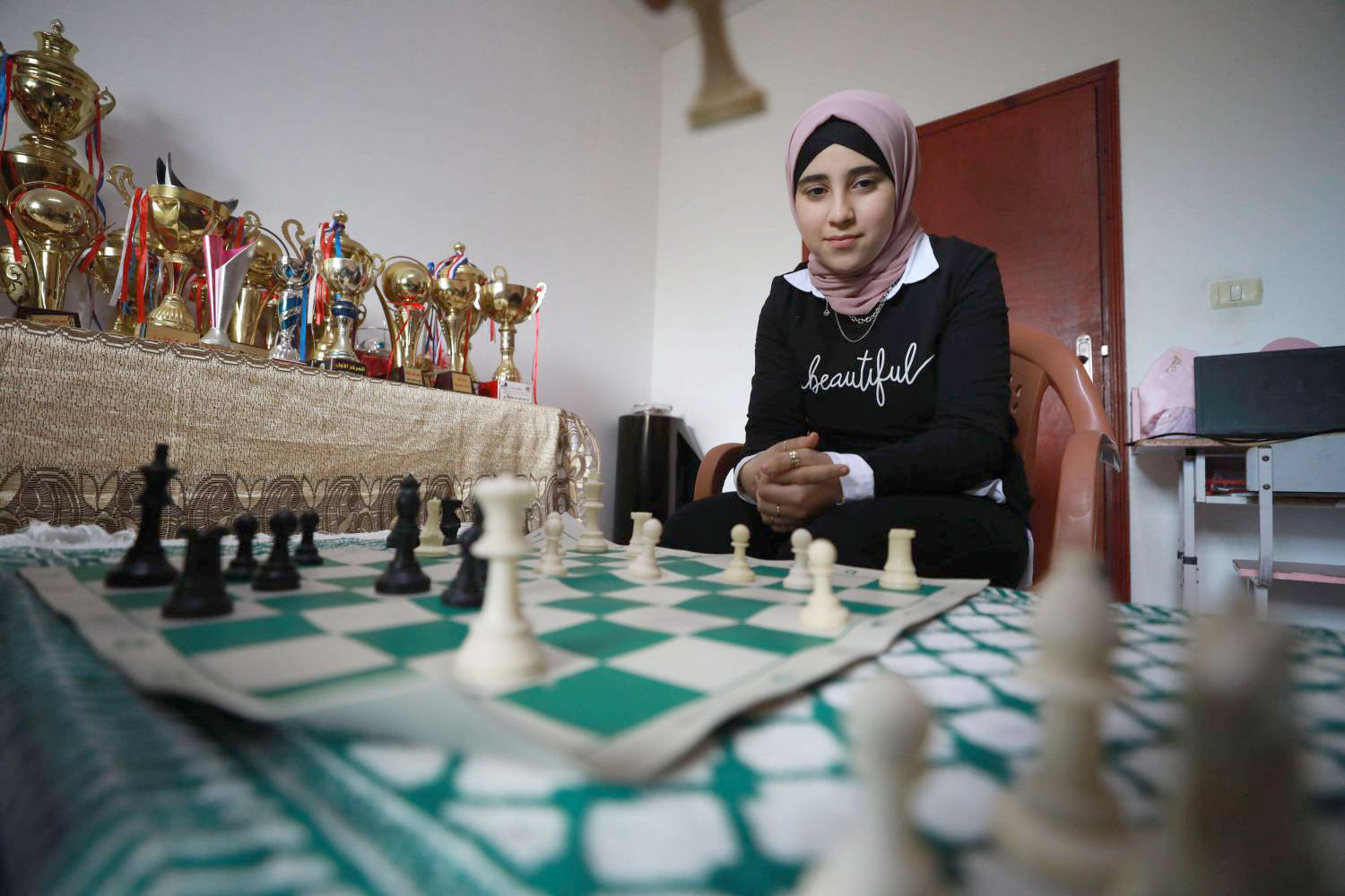 الطموح أكبر من الجوائز