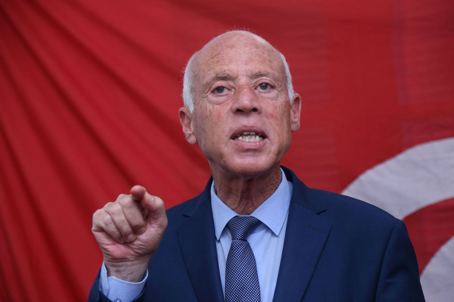 قيس سعيد: الدولة لن تبيع الخطوط الجوية التونسية ولن تفرط فيها