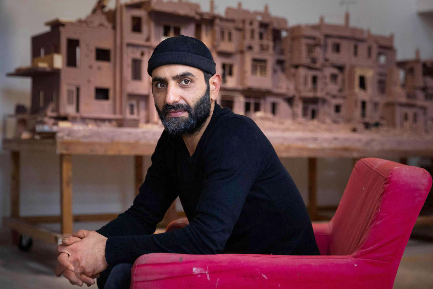 ☚ ضوّا يروي من خلال "هنا قلبي!" كلّ ما لم يعد موجودا وكل ما ترك لديه ندوبا في القلب