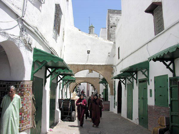مدينة عريقة لها عدة أسماء