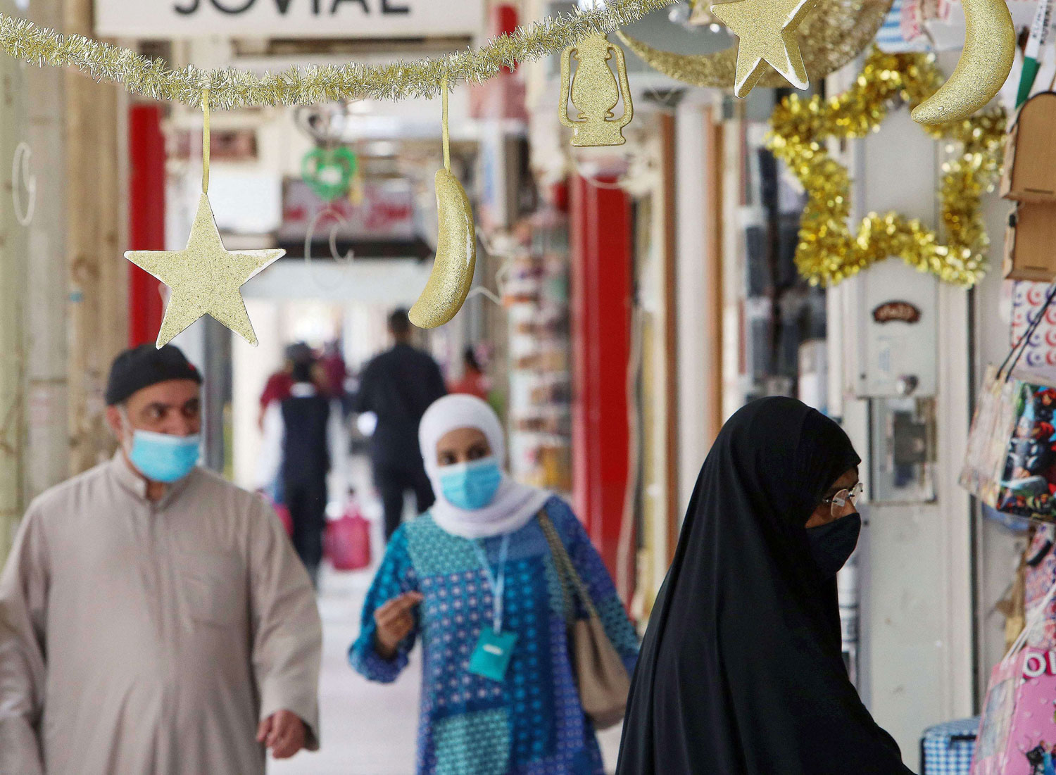 طقوس كويتية في التسوق والاستعداد لشهر الصيام  