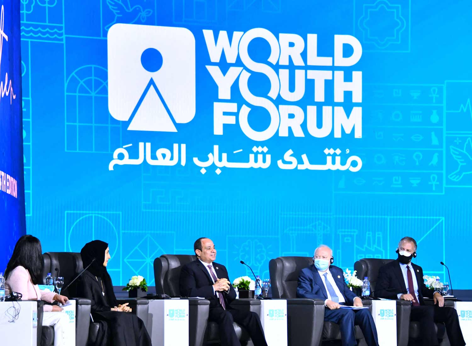 المنتدى يحظى باهتمام كبير من أجهزة الدولة المصرية، وتتوافر له رعاية رئاسية ويحضره مسؤولون من دول متباينة