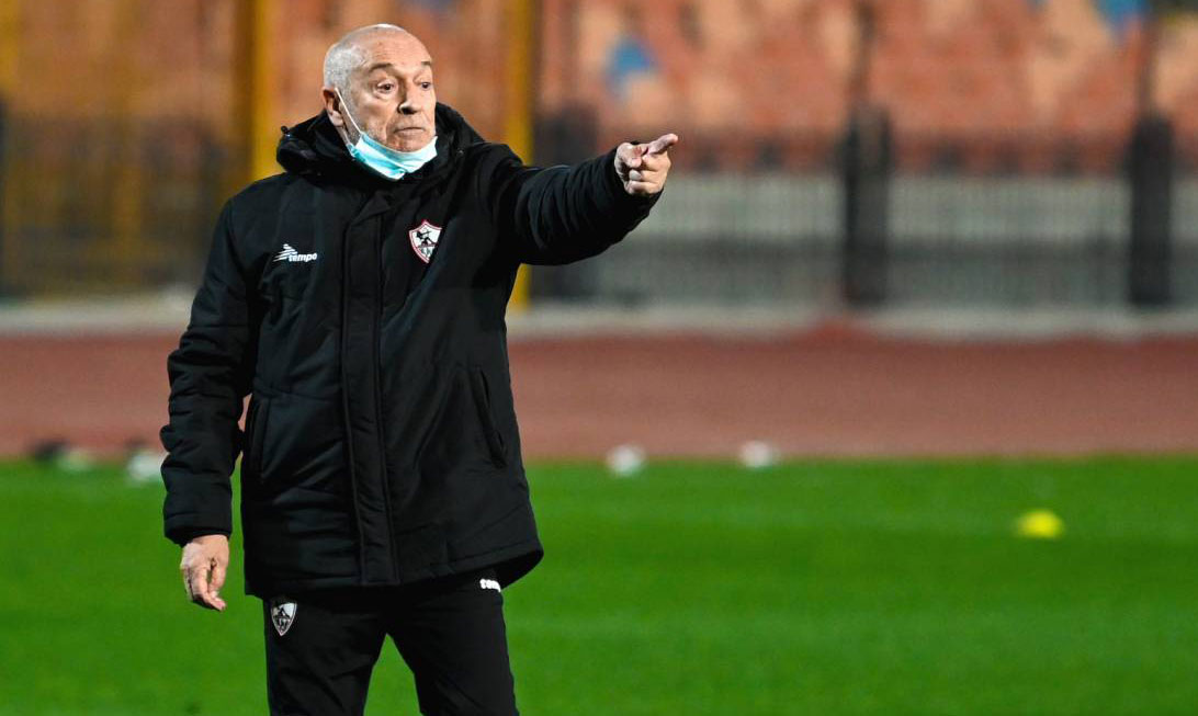 الزمالك أقال قبل أيام مدربه الفرنسي باتريس كارتيرون بسبب سوء النتائج ليُعيد الفريق "الأبيض" مدربه البرتغالي السابق جوسفالدو فيريرا