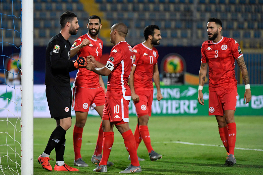نجوم الكرة التونسية انخرطوا في العمل الإنساني