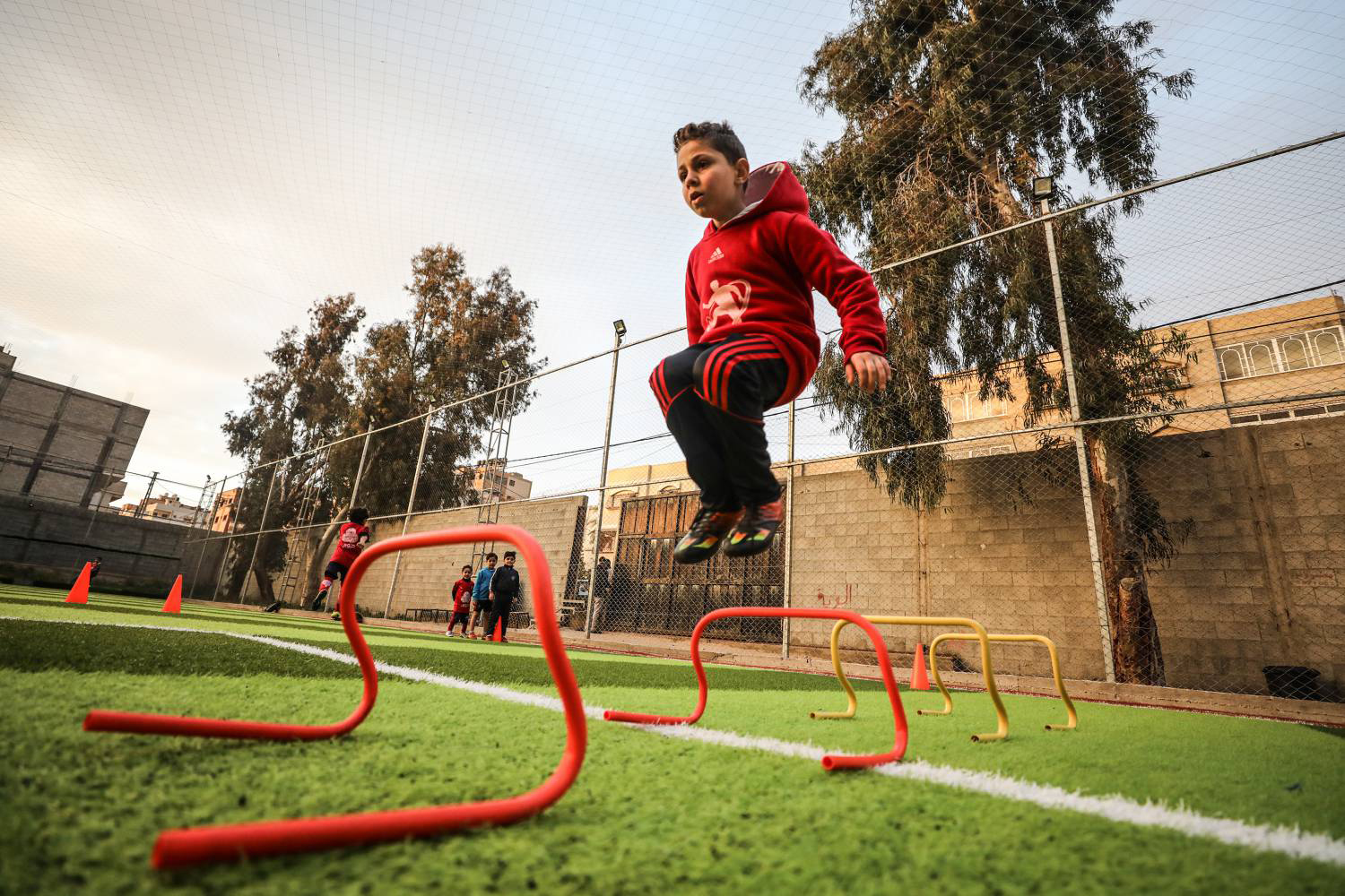 البنية القوية ضرورية في الكرة الحديثة