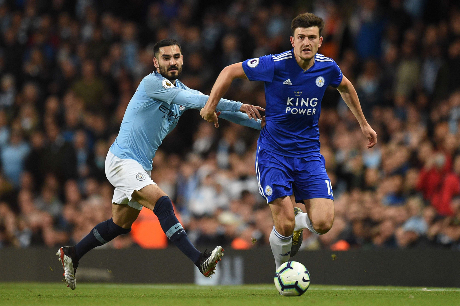 لاعب يجيد قراءة اللعب جيدا ويتمتع بحضور طاغ