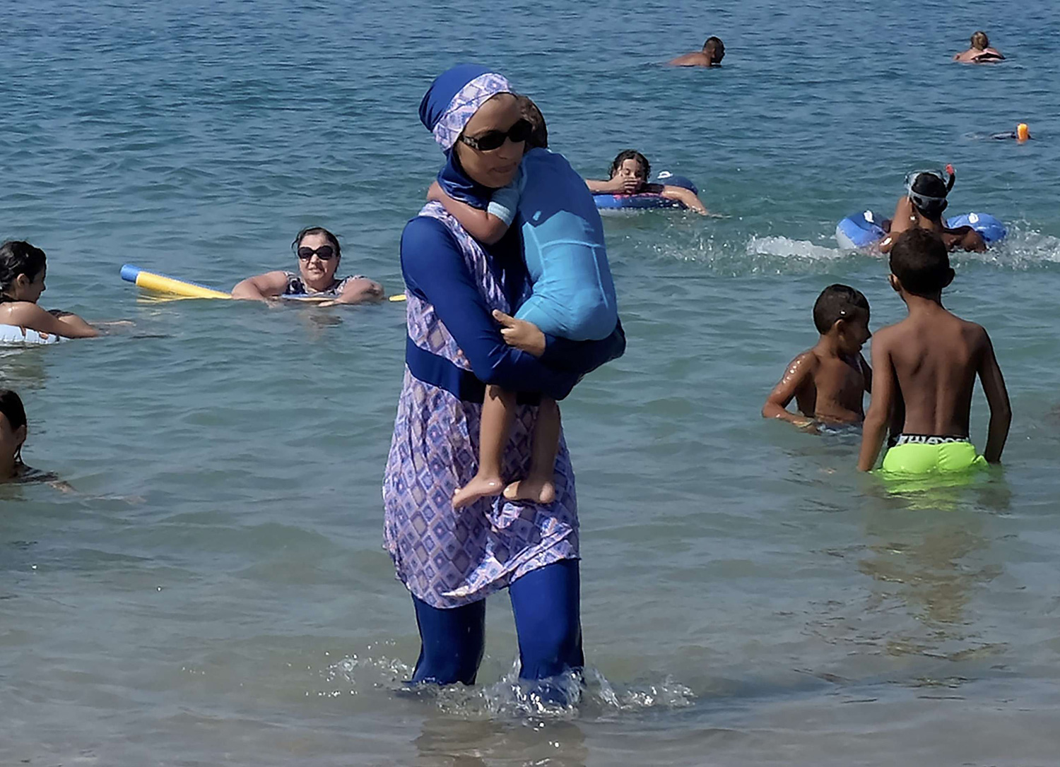 يحاربون الحرية باسم الدفاع عن الحرية