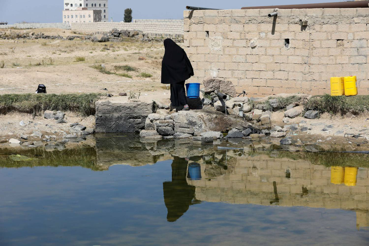 العطش أخو الحرب