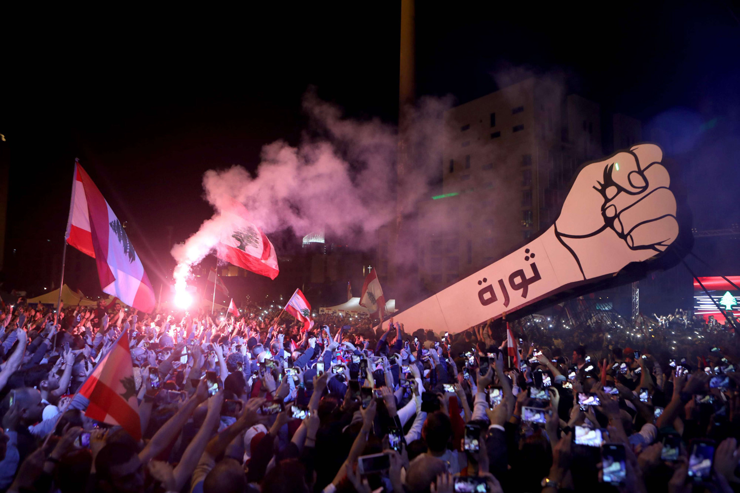 الشعب مازال مصرّا على قلب نظام طائفي