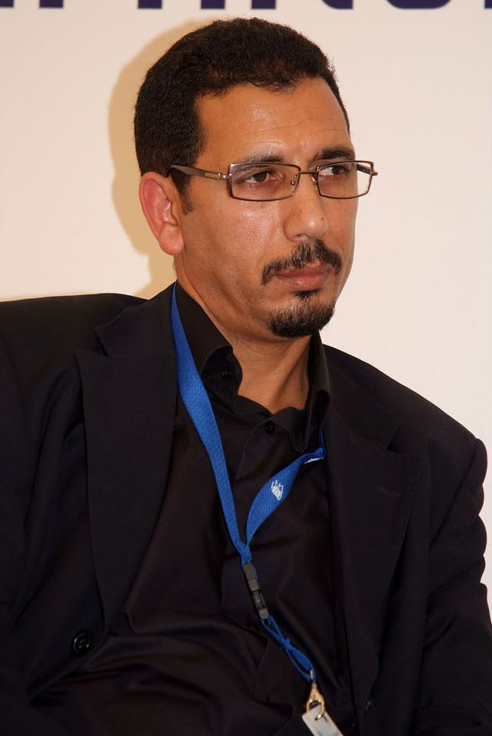عبداللطيف الوراري يهتم بتحقق الشعري على حساب السيري
