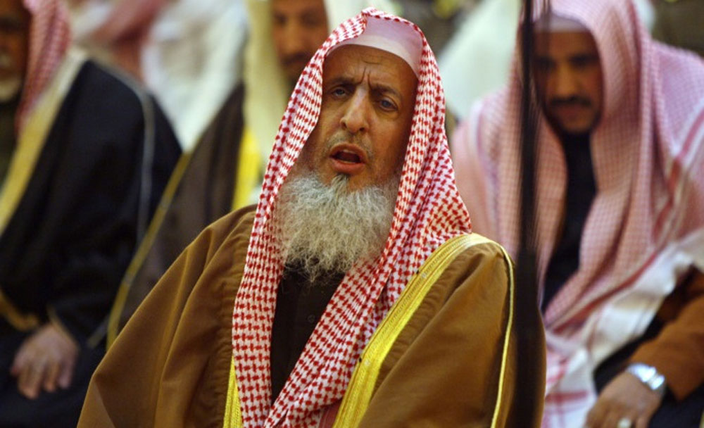 جميع أصحاب المذاهب أو الطوائف في يومنا هذا، حسب رأي الصرامي، ينتظرون "مهدياً" ليقتلوا به الآخرين، ودجالاً يتعوذون منه، وهم بعيدون عن الوعي بمستجدات الزمن التي أبطلت فتاوى التحريم