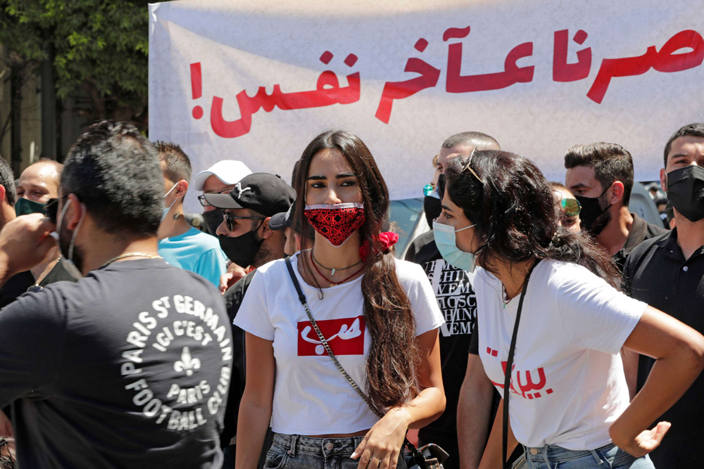 الشارع يغلي والسياسيون منشغلون ببزار المساومات 