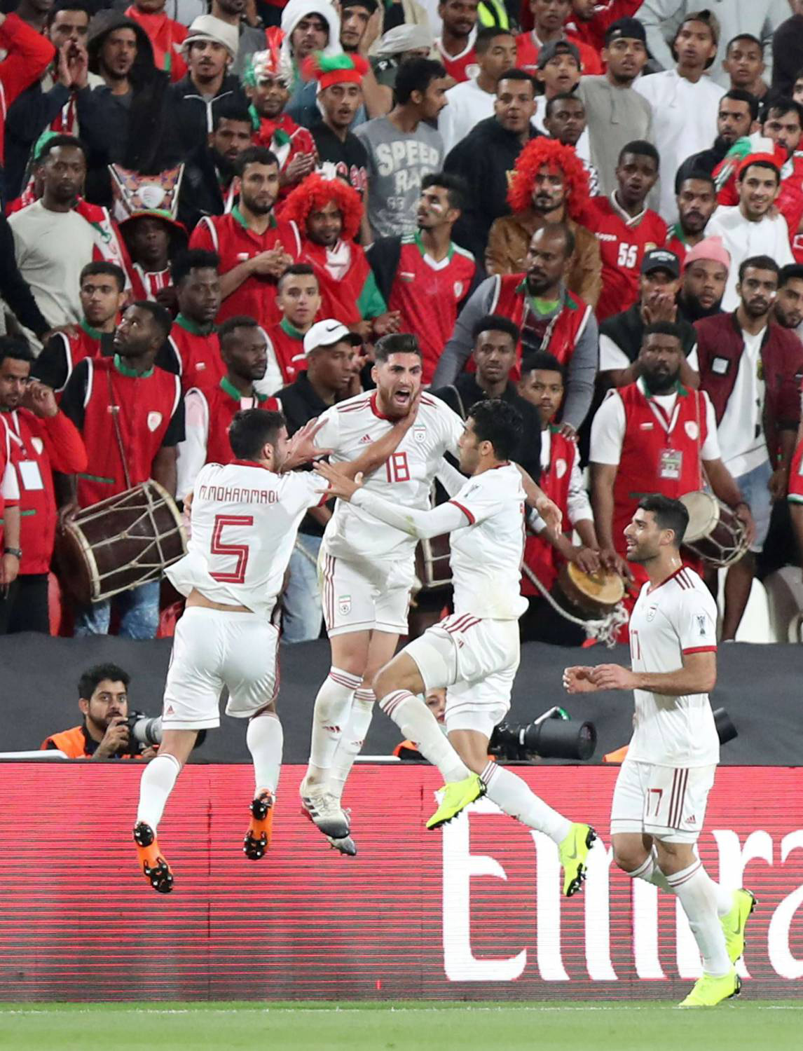 في الطريق إلى القمة