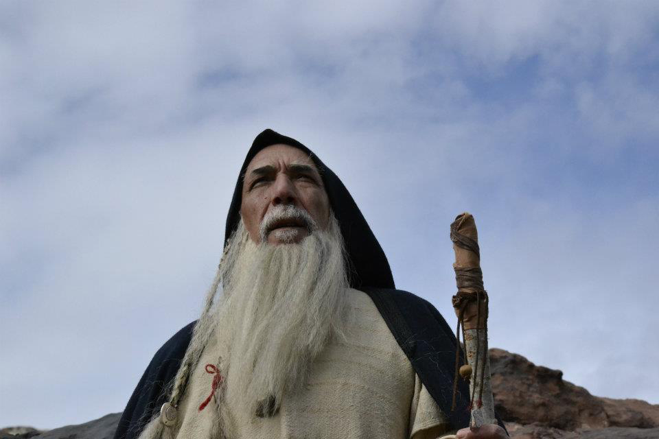 شخصياته المسرحية تسكن كيانه