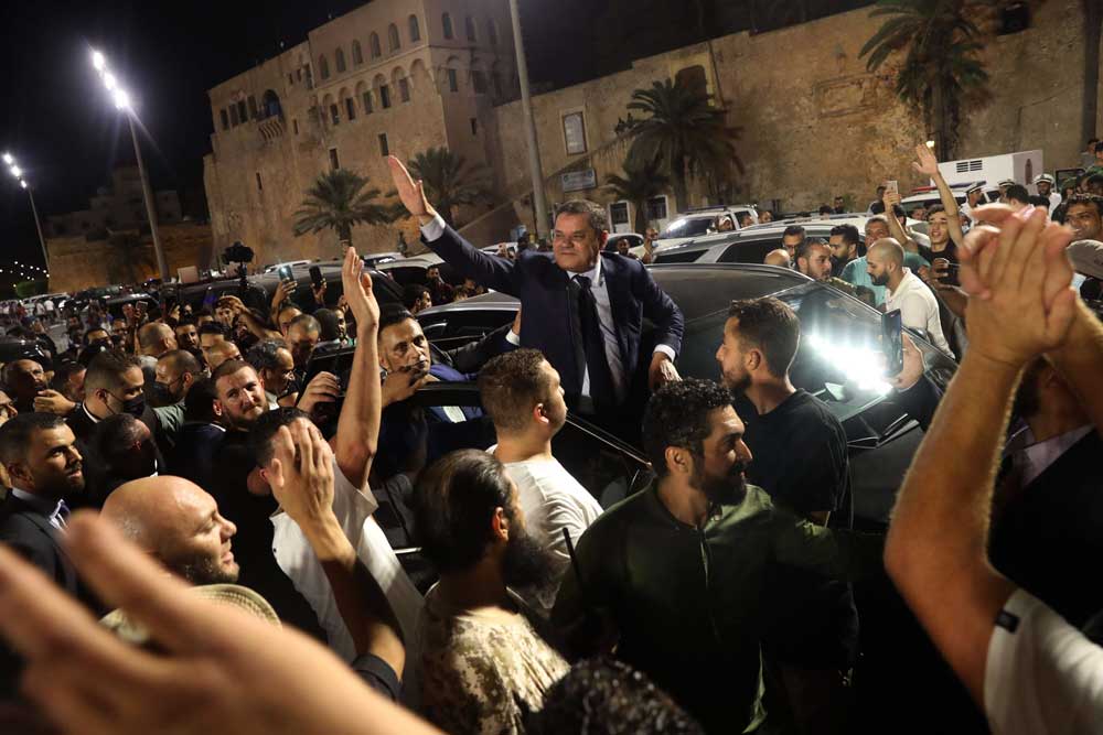 نجح في استمالة الشارع الليبي