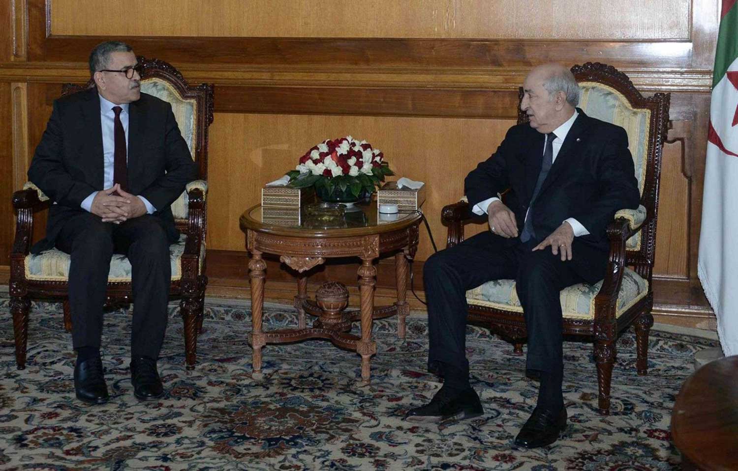 الوزير الأول الجديد سيلجأ إلى تكتيكات صاحب البصيرة في فهم الصراعات وموازين القوى، وسيلعب أولا في ملعب السلطة التي يعرفها جيدا، وبالمقابل سيحاول أن ينصت إلى الحراك.