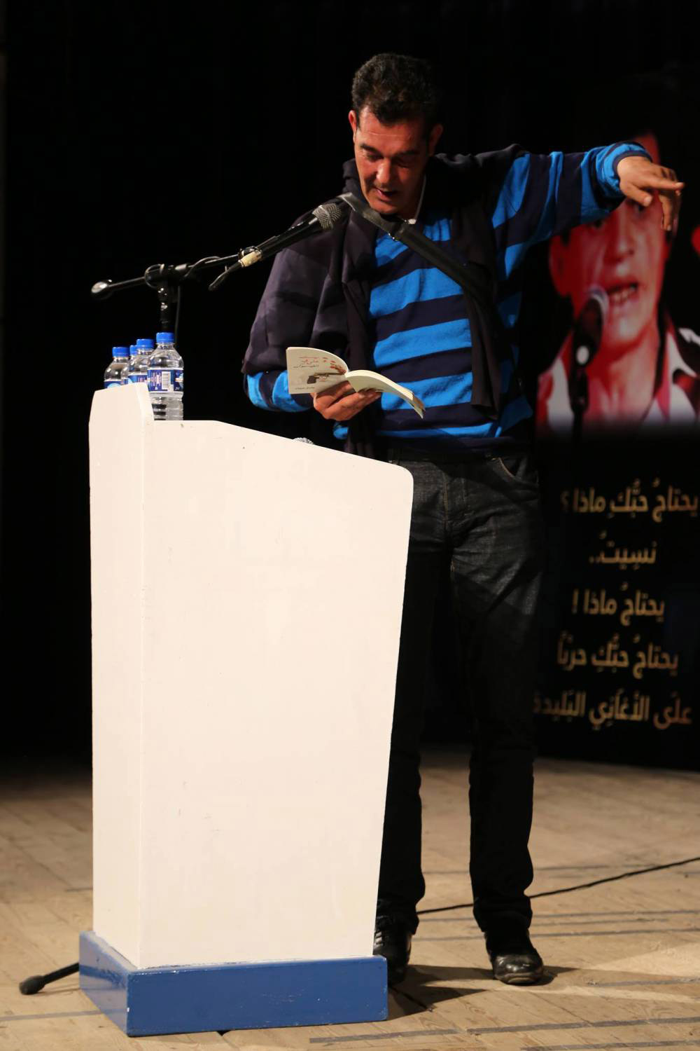 صياد من القلائل الذين أحاطهم الروائي الراحل الطاهر وطار بعنايته، وكشف نبرتهم العالية المختلفة الآتية والذاهبة إلى المستقبل.