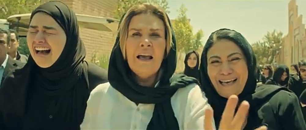 بكت أثناء رؤية جثة الابن في المشرحة