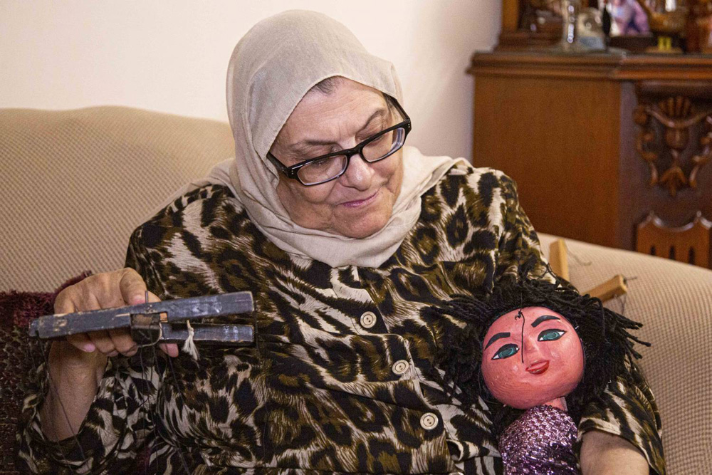 "ماما لوزة": تحريك العرائس يعلّم صاحبه المثابرة والقناعة والتواضع