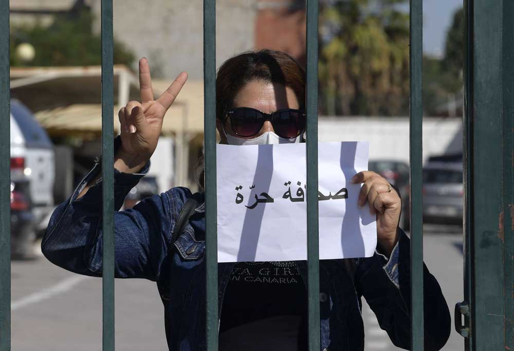 مساع لتدجين الإعلام