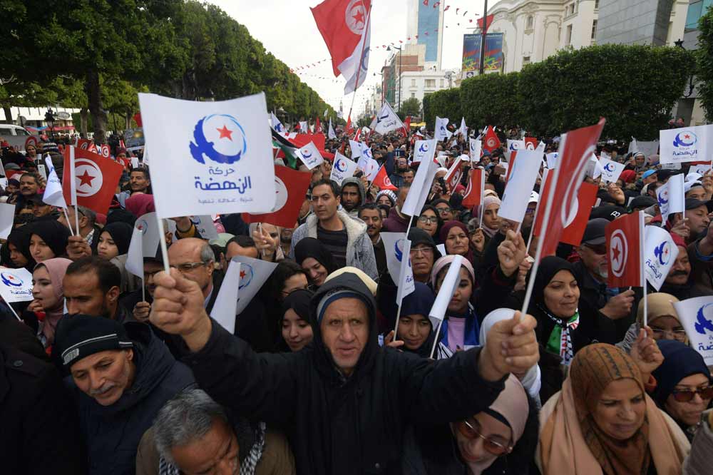 الضغط عبر الشارع