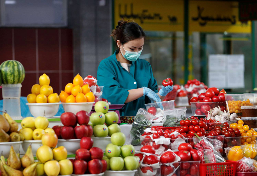 غسل الخضر والفواكه يقي من الأمراض
