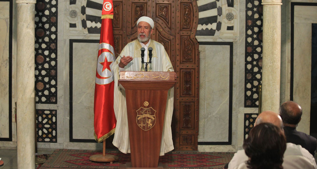 مهمة المفتي تبدو أكثر تعقيدا، اليوم، في مواجهة أطراف تنازعه مسؤولية الإشراف على الإفتاء، وتعمق حالة الفوضى السائدة في المجتمع
