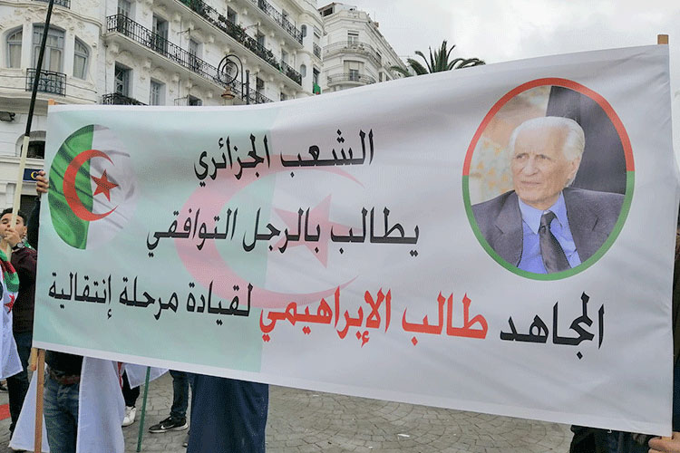 على الرغم من المساعي المبذولة من أطراف عديدة، من أجل إقناع الإبراهيمي بإدارة مرحلة انتقالية في البلاد للخروج من المأزق إلا أنه بقي مترددا في الرد بالإيجاب على تلك الدعوات