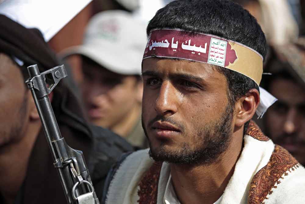دخول ألوية العمالقة على خط الصراع يربك الحوثيين
