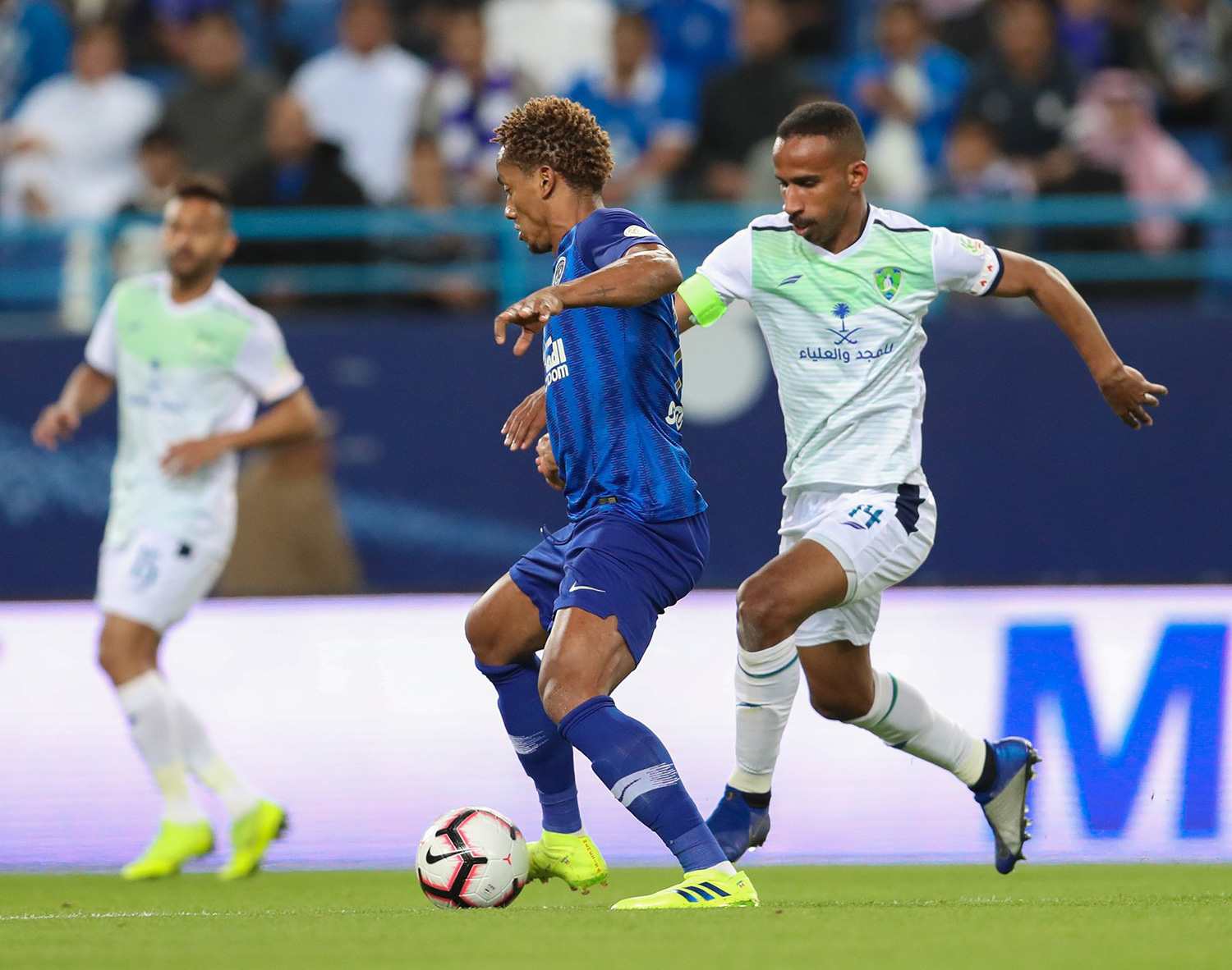 الهلال في طريق مفتوح