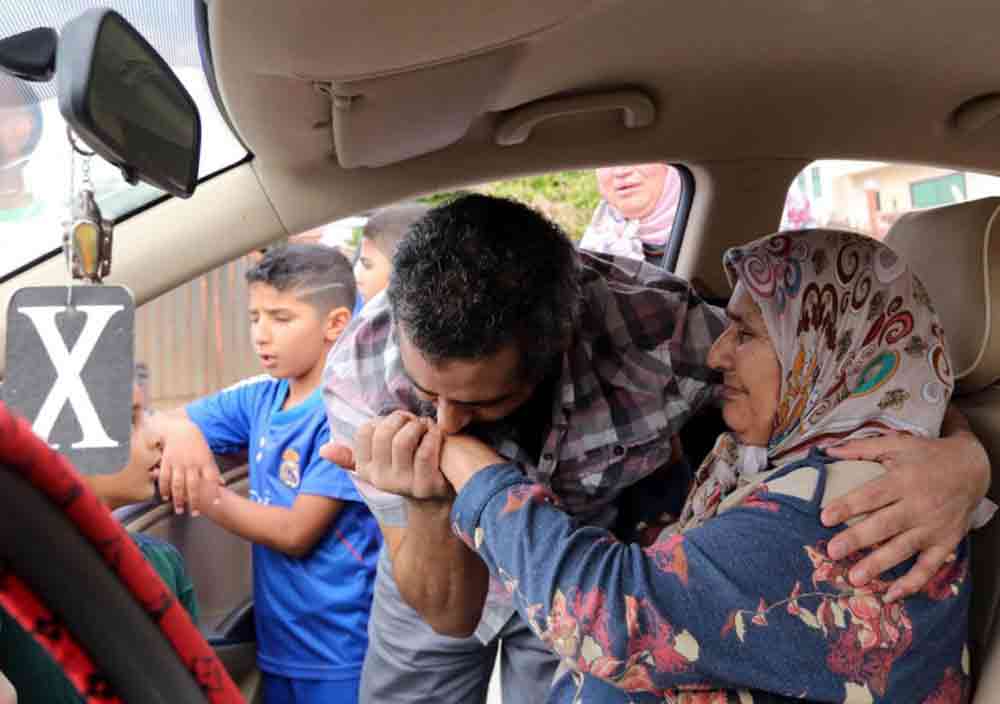 معاملة الابن تختلف عن معاملة زوجته