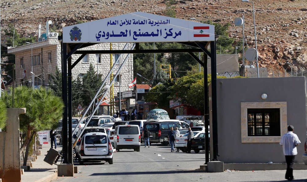 124 معبر غير رسمي تمر خلالها عمليات تهريب واسعة بين البلدين
