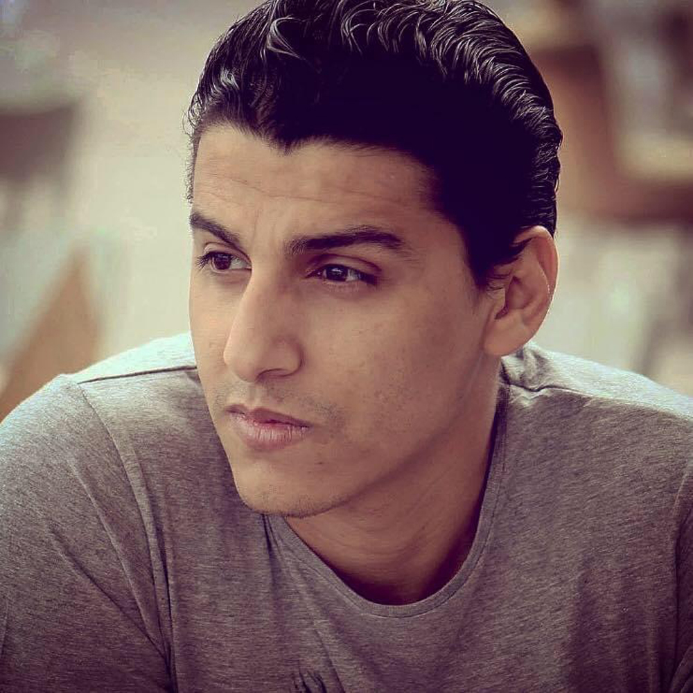 عمرو الدالي: كاتب السيناريو لا يمكنه أن يكتب عملا ويركنه إلى أن يأتي نصيبه في التنفيذ من قبل المنتج